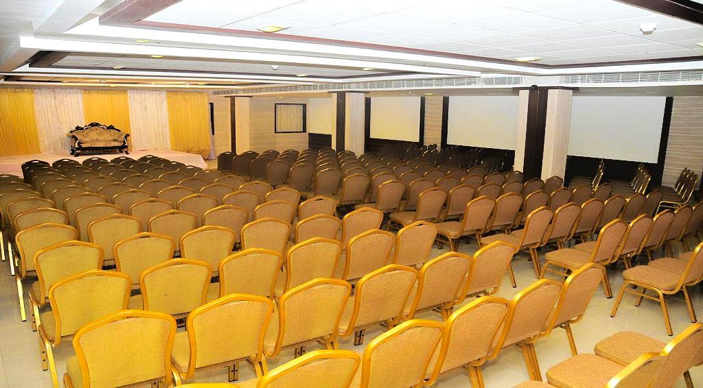 Hotel Central Park Ongole Exterior photo