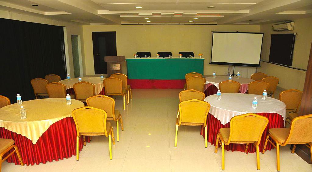 Hotel Central Park Ongole Exterior photo